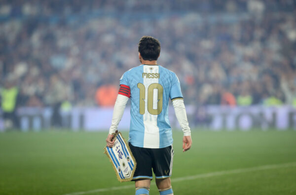 IPA89387838 - (261007) -- BUENOS AIRES, Oct. 7, 2026 (Xinhua) -- Lionel Messi of Argentina walks on the pitch before a football friendly match between Argentina and Benin at the Monumental Stadium in Buenos Aires, capital of Argentina, on Oct. 6, 2026. The match marked Lionel Messi's final appearance for the Argentina national football team. (Photo by Martin Zabala/Xinhua) - Martin Zabala - //CHINENOUVELLE_XxjpbeE000036_20261007_PEPFN0A001/Credit:CHINE NOUVELLE/SIPA/2610070747
