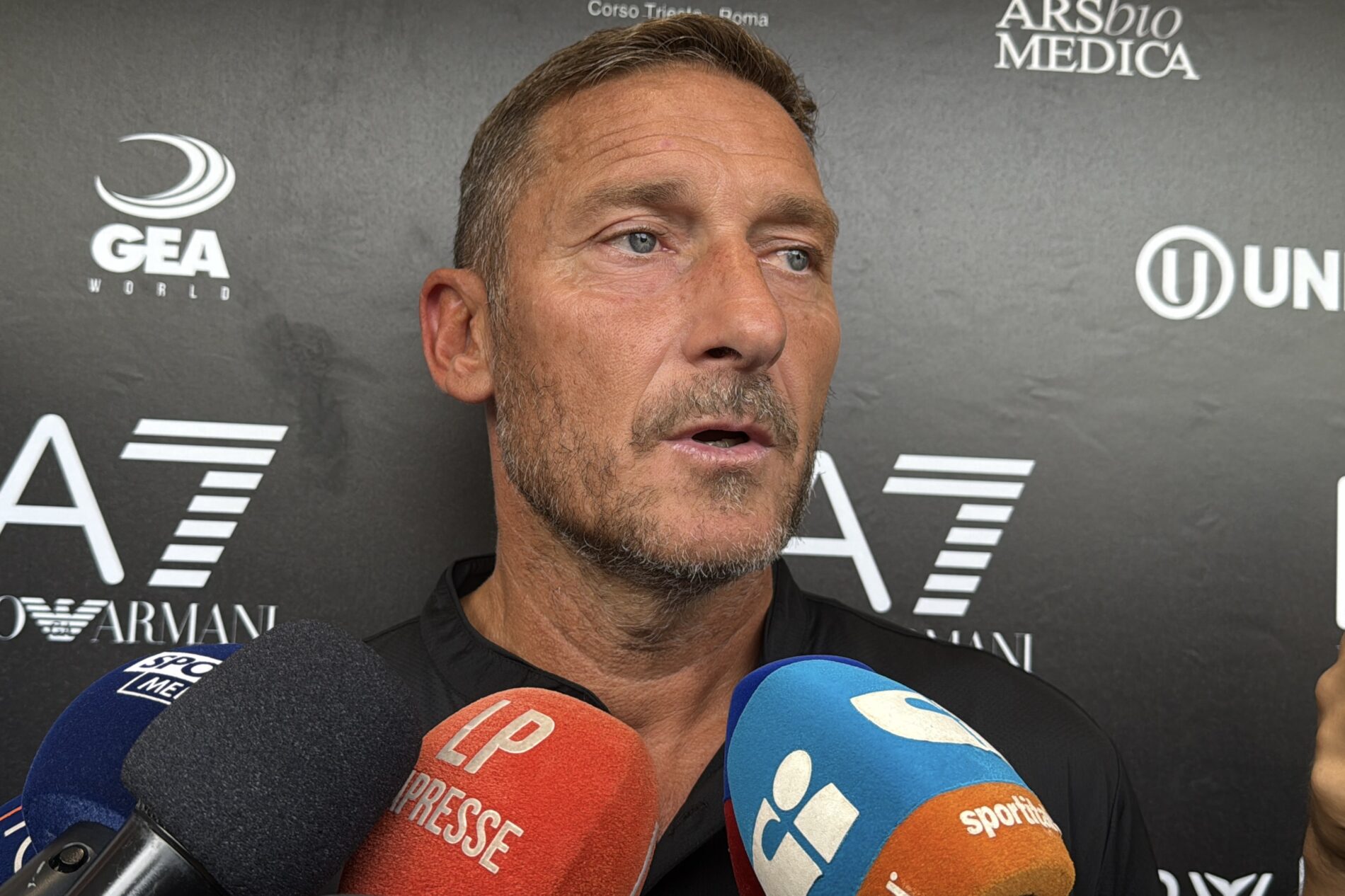 Totti, promessa rispettata: è all’Olimpico per Roma-Slovan. E incontra Dybala