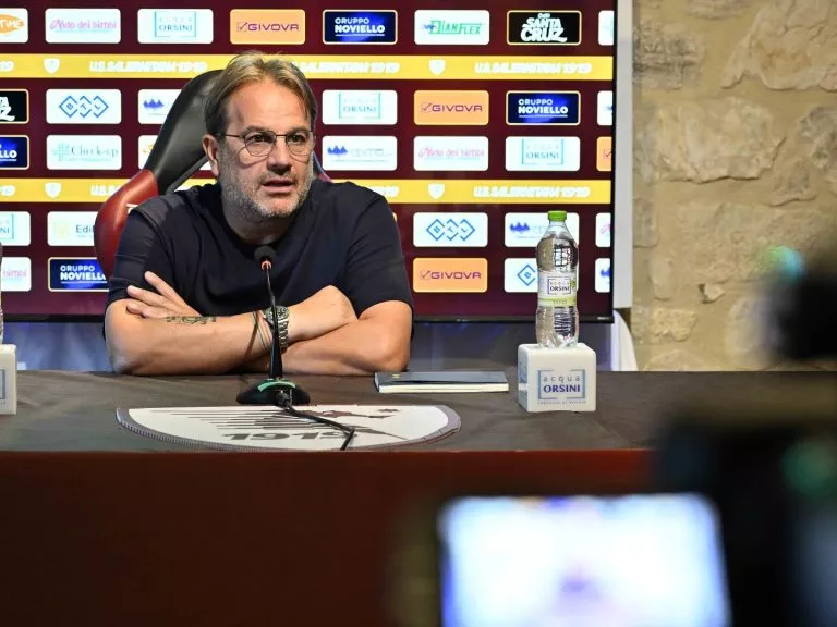 Salernitana, Faggiano: “Mi vergogno, stiamo offendendo la storia del club! Cosmi? Siamo tutti in bilico…”